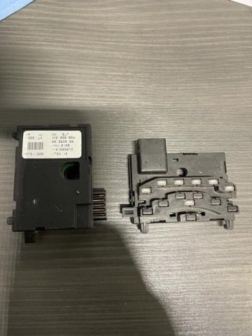 Čidlo úhlu řízení 1K0959654 VW VW, 1K0959654 čidlo úhlu řízení pro systémy ABS, ESP  Čidlo úhlu řízení, originál VW Caddy 04-11, Eos 06-08, Golf 04-09, Jetta 06-11, Touran 03-10, senzor úhlu řízení pro systémy ABS, ESP do přepínače tyče volantu
