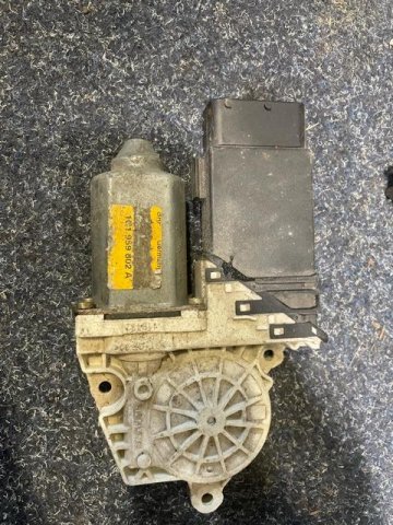VW GOLF/BORA MOTOR STAHOVÁNÍ OKEN 1C1959802A